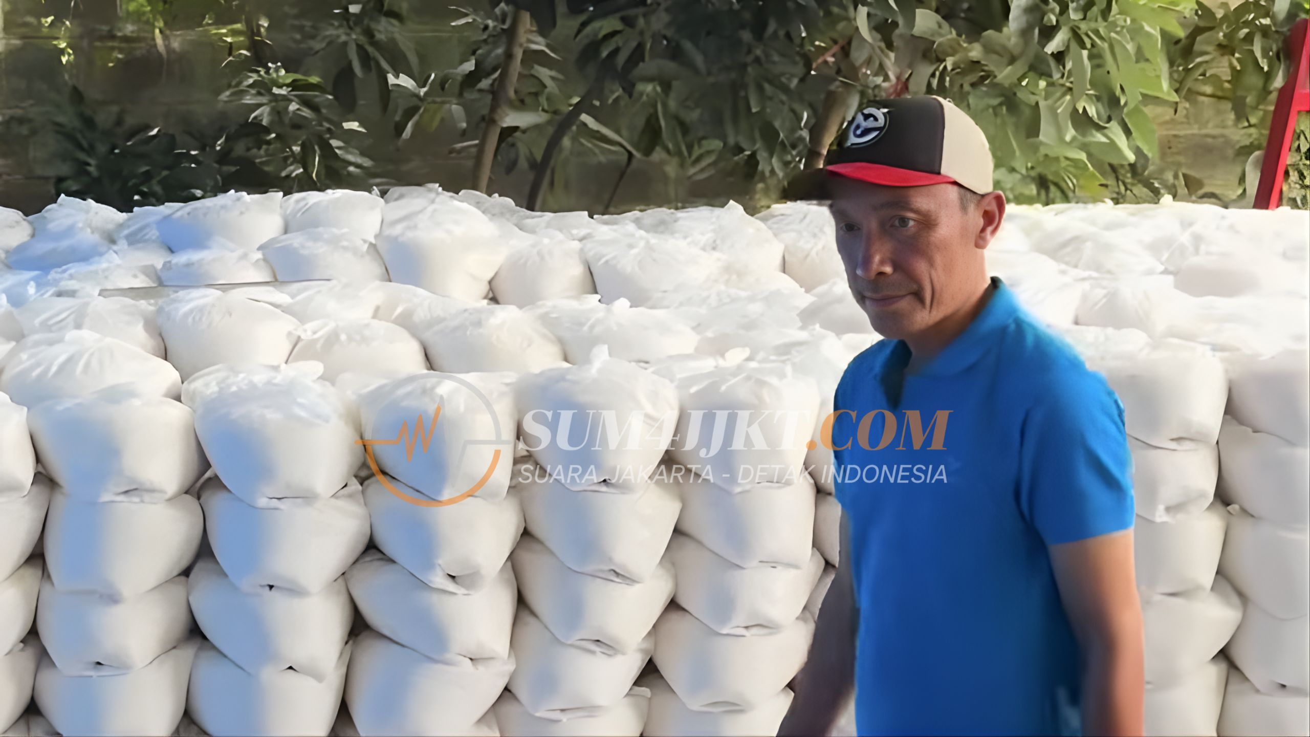 Dewi Perssik Disorot Soal THR Rp15 Ribu, Kini Bagikan Beras Premium Untuk Warga