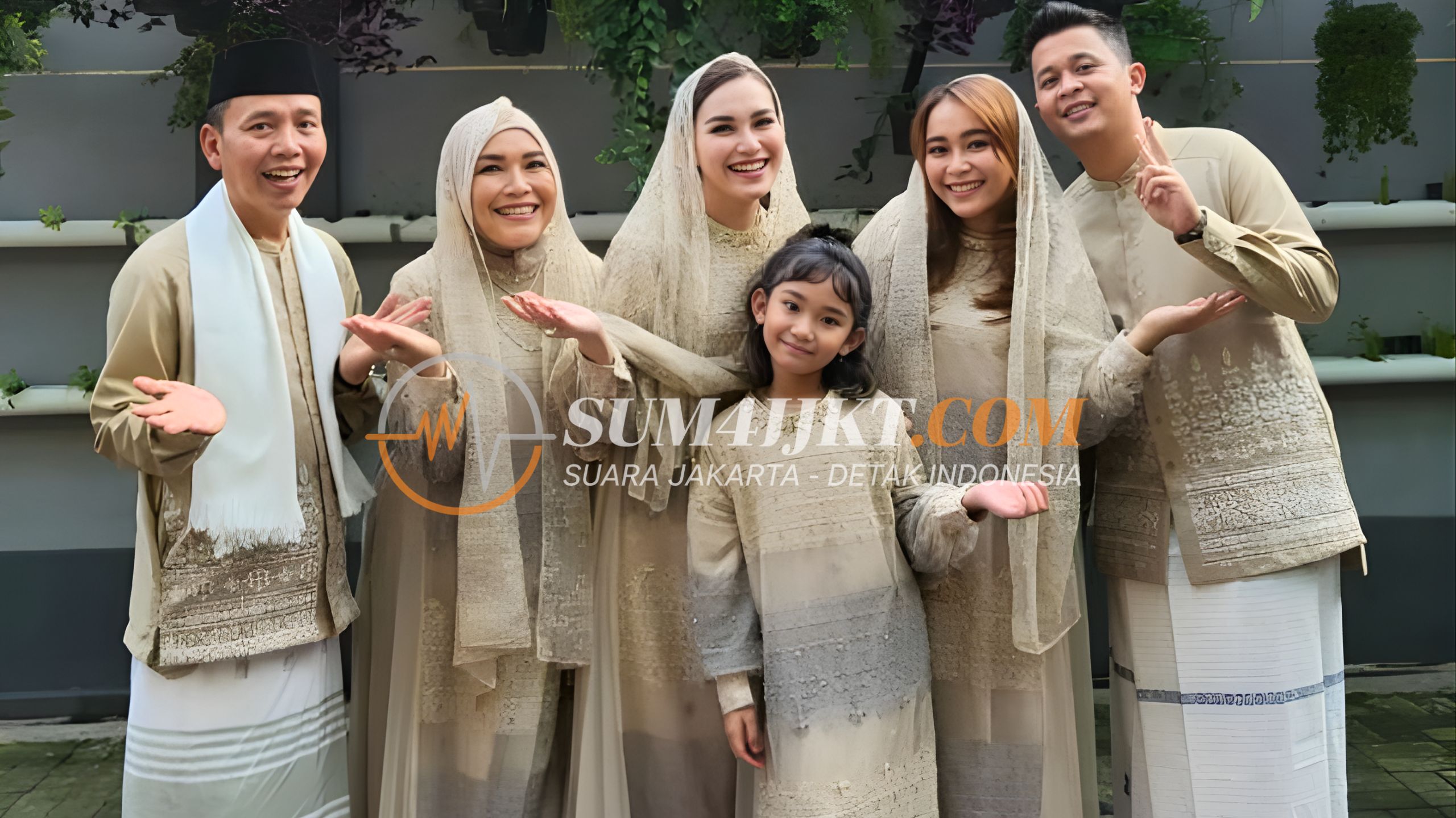 Lebaran Ayu Ting Ting Jadi Sorotan karena Tradisinya Tetap Membumi