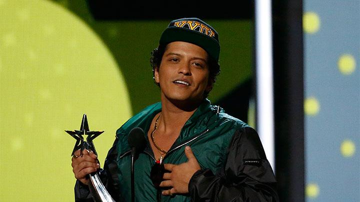 Langkah Cepat Bruno Mars Jadi Sorotan Publik