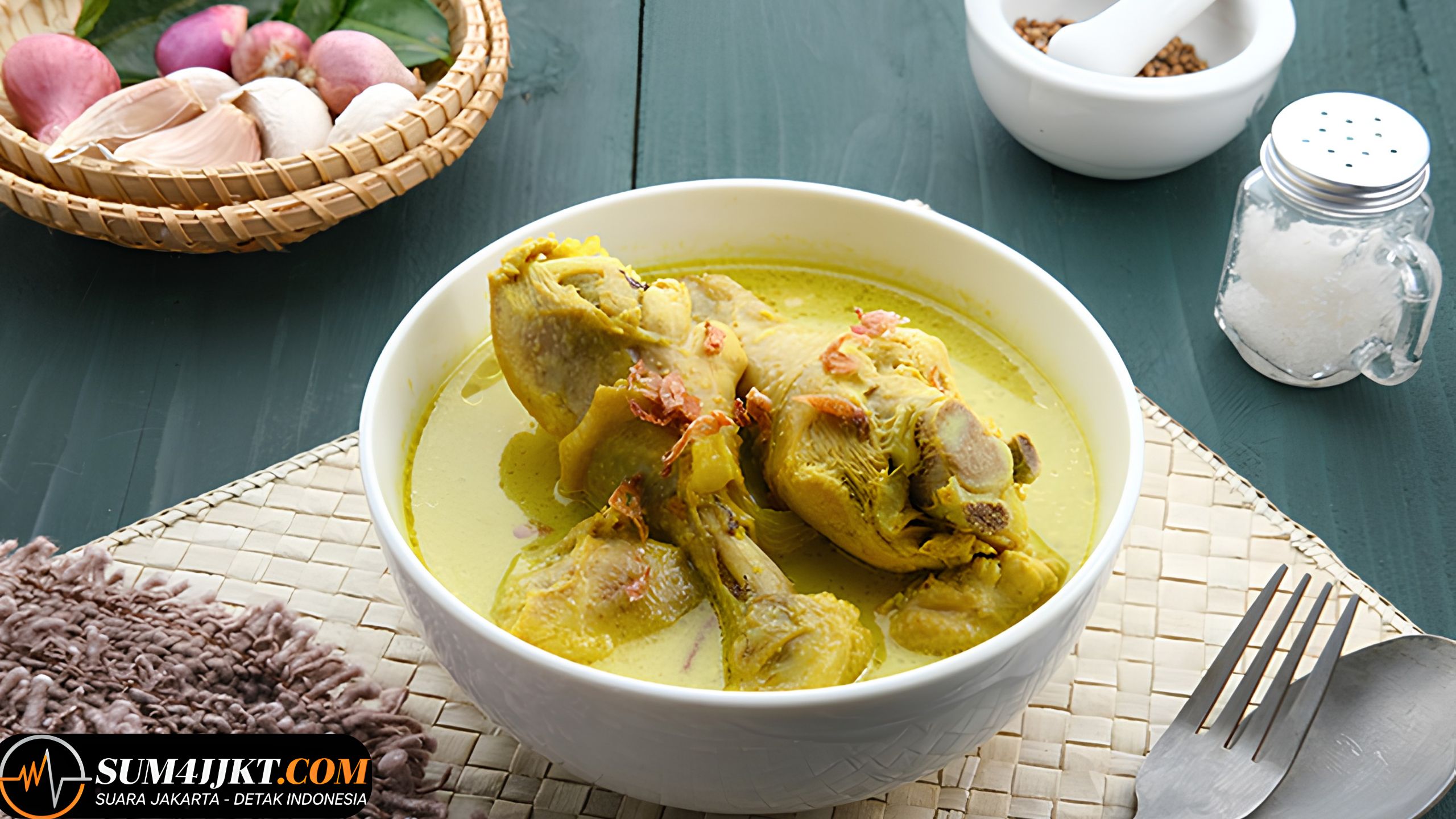 Cara Membuat Opor Ayam Khas Indonesia yang Gurih dan Lezat
